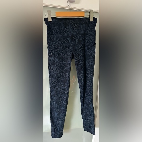 Lululemon Run On Tight  25” SZ 6 - Picture 1 of 9